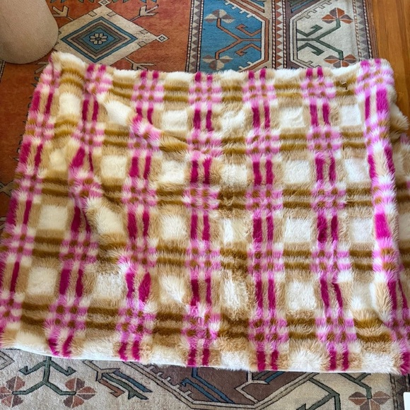 Anthropologie gingham Ivory Plaid Faux Fur Throw blanket with Pink & Tan Check